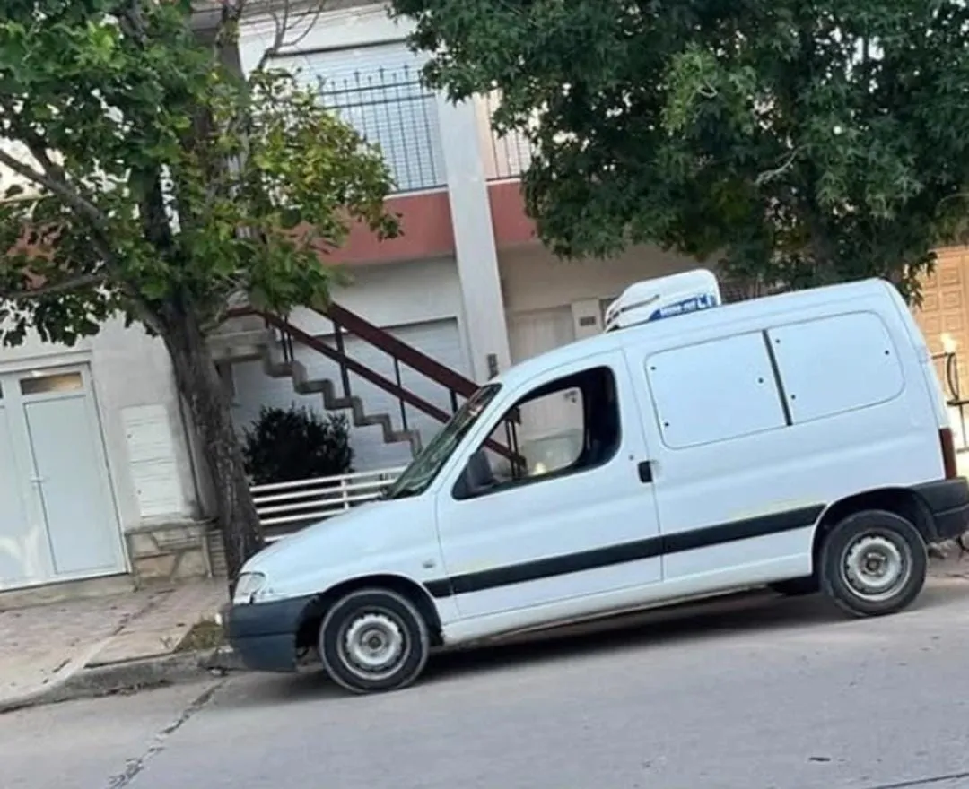 auto-robado-leones-11-enero