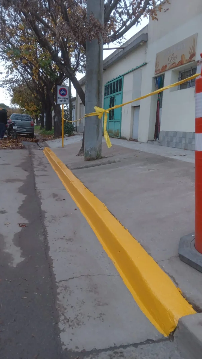 estacionamiento-motos-florentina-rosa-y-libertad